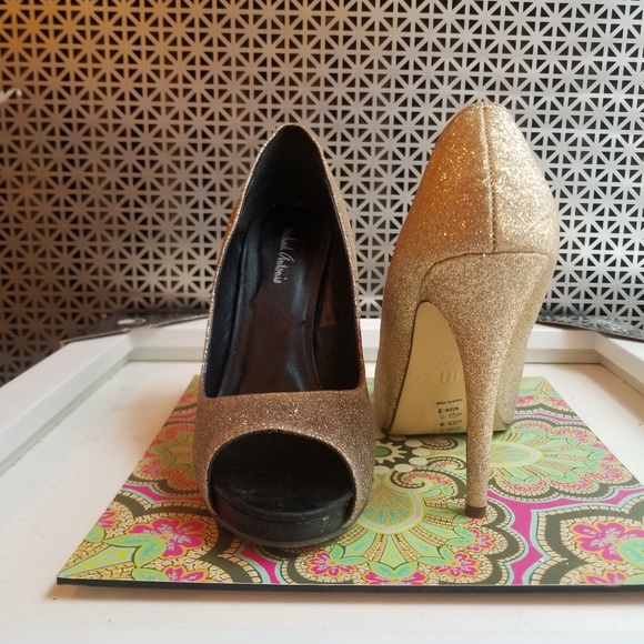 shoes - Picture 2 of 3